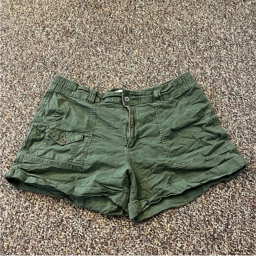 Time and Tru Green Cargo Shorts Relaxed Fit